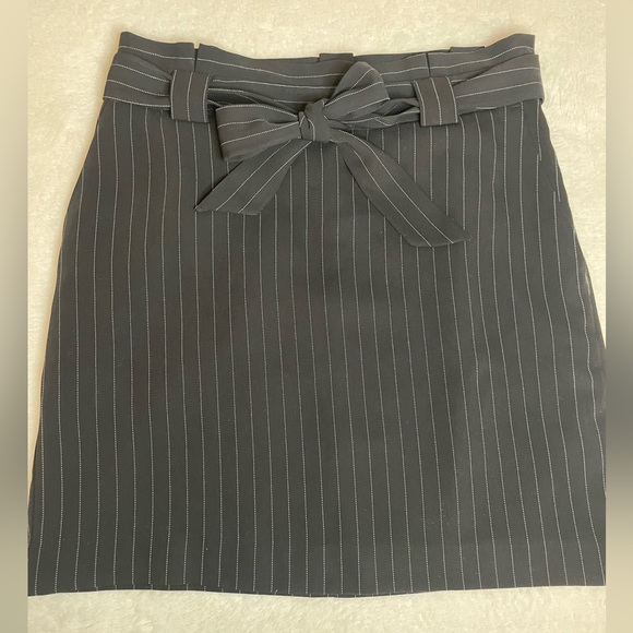 Express Women's Striped Mini Skirt With Belt - Picture 2 of 9